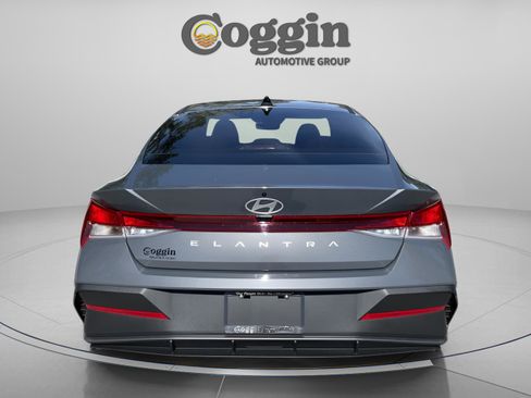 New 2026 Hyundai Elantra SE image 4