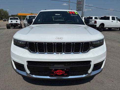 New 2025 Jeep Grand Cherokee L Laredo image 6