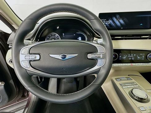 Used 2023 Genesis GV70 2.5T w/ Select Package AWD/4WD image 11