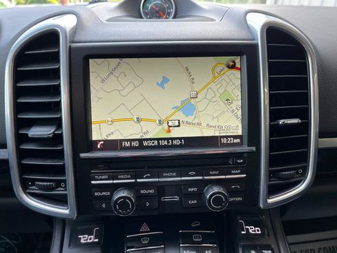 Used 2015 Porsche Cayenne Diesel AWD/4WD image 32