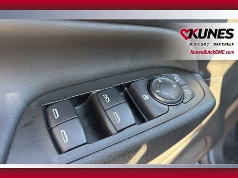 Used 2023 Chevrolet Equinox LT image 8