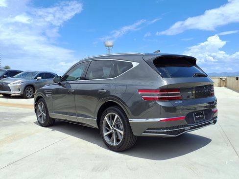 Certified 2026 Genesis GV80 2.5T Select AWD/4WD image 4