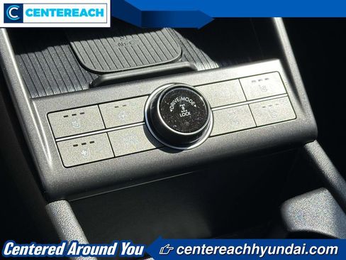 Used 2024 Hyundai Kona Limited AWD/4WD image 30