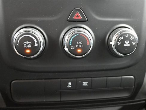 Used 2017 RAM 1500 Express image 15