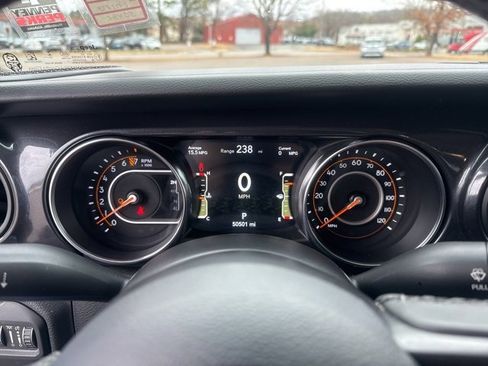 Used 2022 Jeep Gladiator Sport image 25