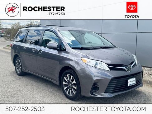 Used 2019 Toyota Sienna LE AWD/4WD image 1