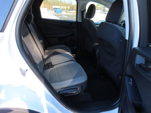 Used 2022 Ford Escape SE image 20