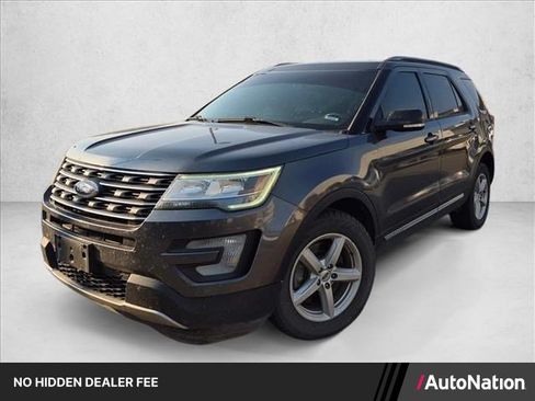Used 2016 Ford Explorer XLT w/ Equipment Group 202A AWD/4WD image 1