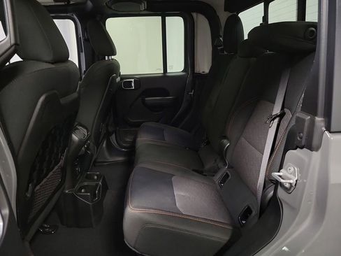 Used 2021 Jeep Gladiator Mojave w/ Cold Weather Group image 23