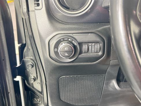 Used 2022 Jeep Gladiator Sport AWD/4WD image 10