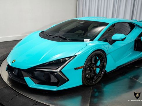 Used 2025 Lamborghini Revuelto image 11