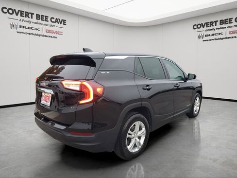 Used 2024 GMC Terrain SLE image 9
