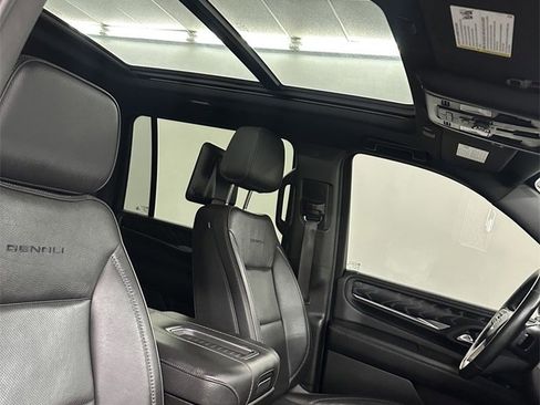 Used 2023 GMC Yukon XL Denali image 46