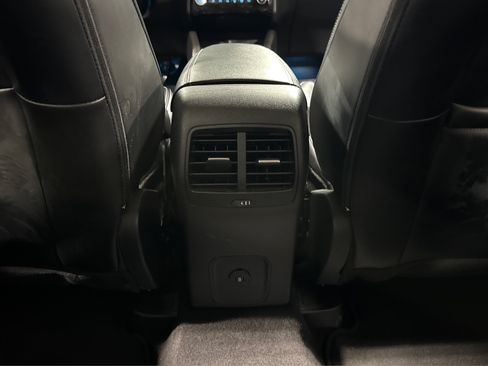 Used 2024 Ford Escape Platinum AWD/4WD image 40