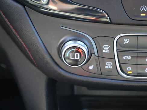 Used 2023 Chevrolet Equinox RS image 29