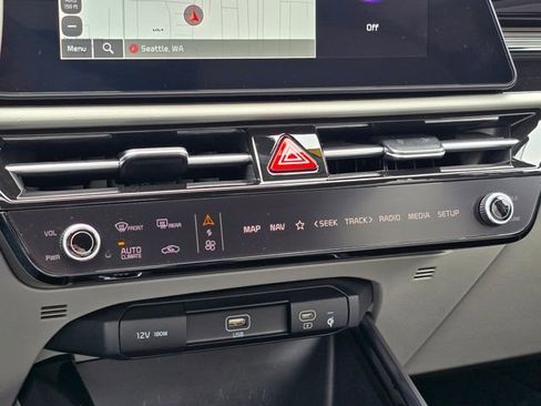 Certified 2024 Kia Niro Wave w/ Wave Preserve Package FWD image 33