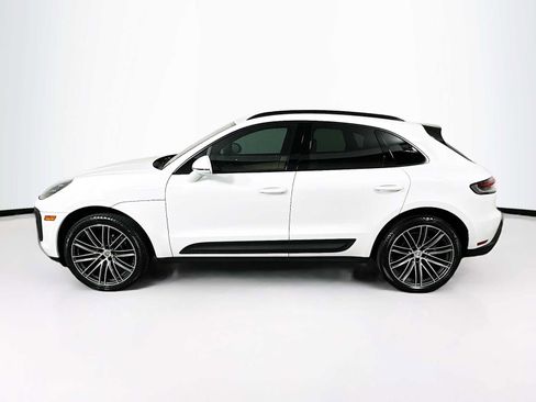 Used 2025 Porsche Macan image 2