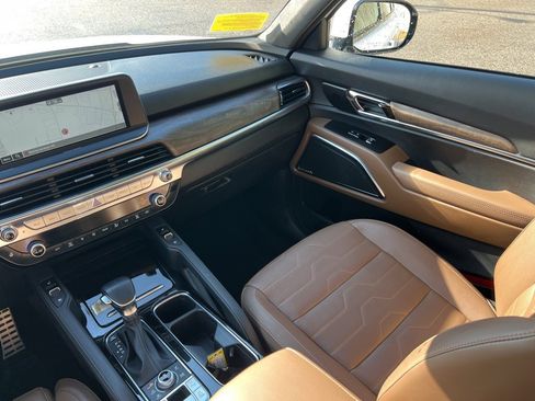 Certified 2022 Kia Telluride SX w/ SX Prestige Package image 23