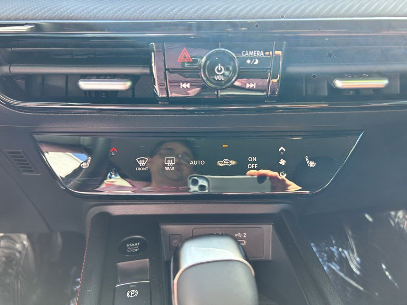 Used 2026 Nissan Kicks SR w/ Cold Weather Package AWD/4WD image 12