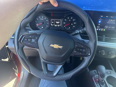 Used 2024 Chevrolet Trax LS w/ LS Convenience Package FWD image 22