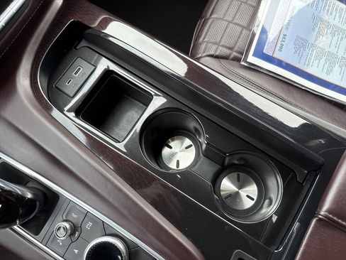 Used 2022 Cadillac Escalade ESV Premium Luxury Platinum image 39