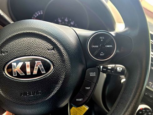 Used 2017 Kia Soul FWD image 23