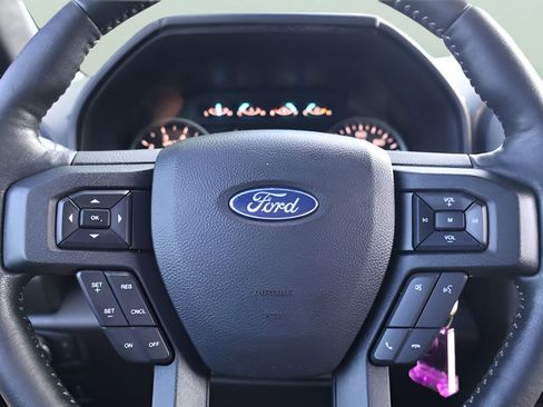 Used 2018 Ford F150 XLT w/ Equipment Group 302A Luxury AWD/4WD image 19