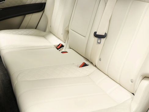 Used 2019 Bentley Bentayga AWD/4WD image 64