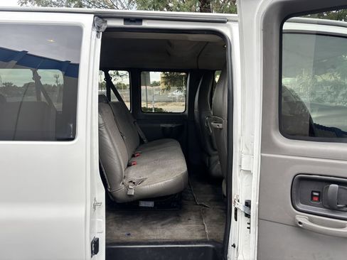 Used 2016 Chevrolet Express 3500 LT w/ LT Preferred Equipment Group image 19