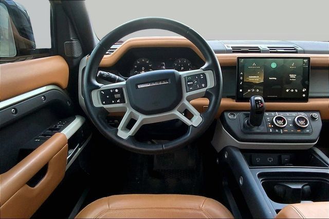 Used 2024 Land Rover Defender 110 SE AWD/4WD image 5