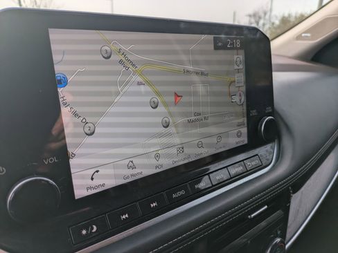 Used 2021 Nissan Rogue Platinum image 25