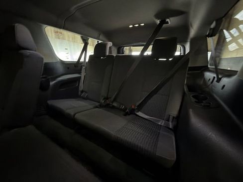 Used 2015 GMC Yukon XL SLE w/ Convenience Package image 24