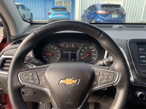 Used 2018 Chevrolet Equinox LT image 18