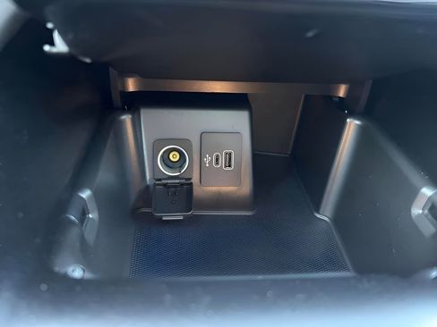 Used 2025 Ford Explorer Active w/ Active Comfort Package image 28