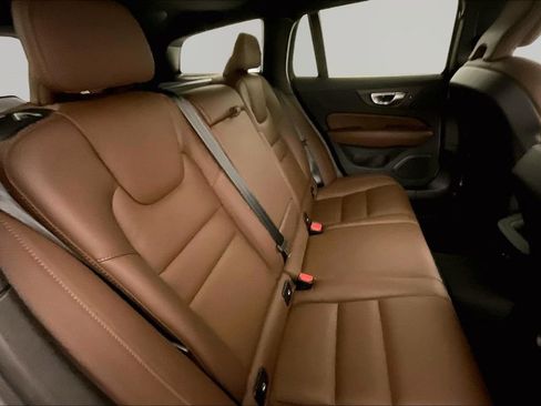 Used 2024 Volvo V60 B5 Cross Country Plus w/ Protection Package Premier AWD/4WD image 19