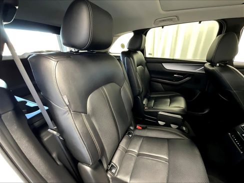 Used 2024 MAZDA CX-90 3.3 Turbo w/ Premium Package image 16