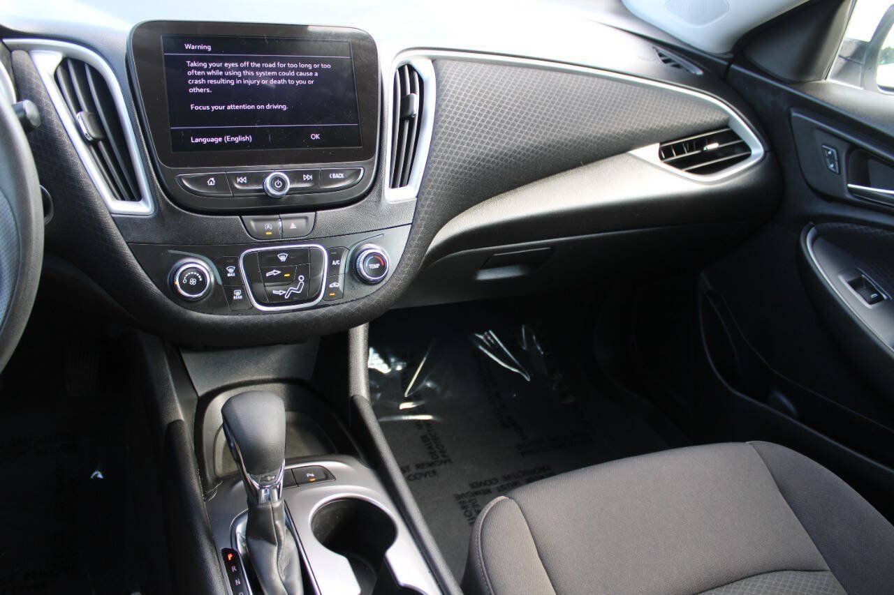 Used 2024 Chevrolet Malibu LS w/ Driver Confidence Package FWD image 17
