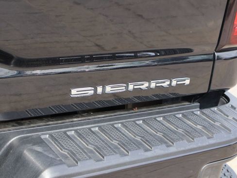 Used 2021 GMC Sierra 2500 Denali w/ Denali Black Diamond Edition image 12