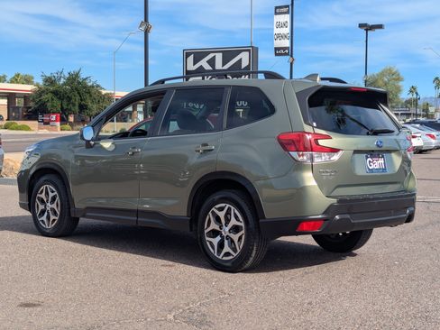 Used 2020 Subaru Forester Premium image 5