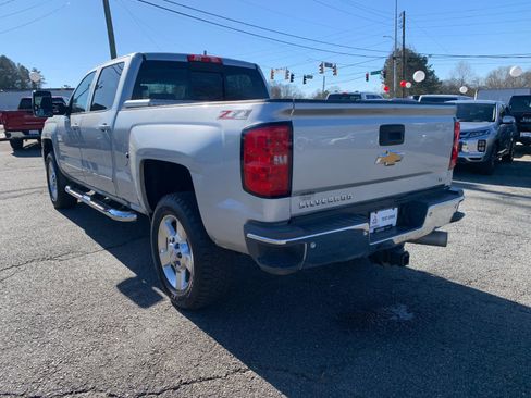 Used 2017 Chevrolet Silverado 2500 LT w/ LT Plus Package image 5