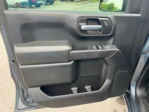 Used 2020 Chevrolet Silverado 1500 Custom Trail Boss w/ Custom Convenience Package AWD/4WD image 17