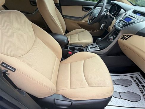 Used 2013 Hyundai Elantra GLS w/ Preferred Pkg FWD image 17