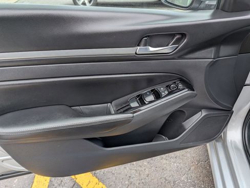 Used 2023 Nissan Altima 2.5 SV image 14