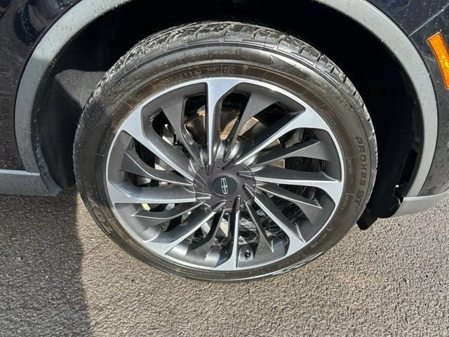 Used 2023 Lincoln Aviator Reserve w/ Equipment Group 201A AWD/4WD image 12