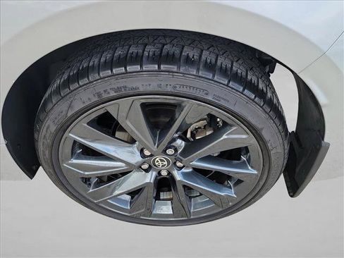 Used 2025 Toyota Corolla SE image 12