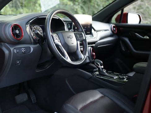 Used 2025 Chevrolet Blazer RS FWD image 9