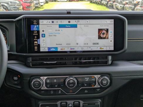 New 2025 Jeep Gladiator Sport image 16