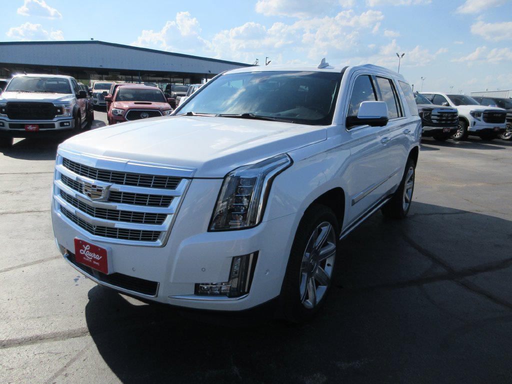 Certified 2019 Cadillac Escalade Premium Luxury AWD/4WD image 11