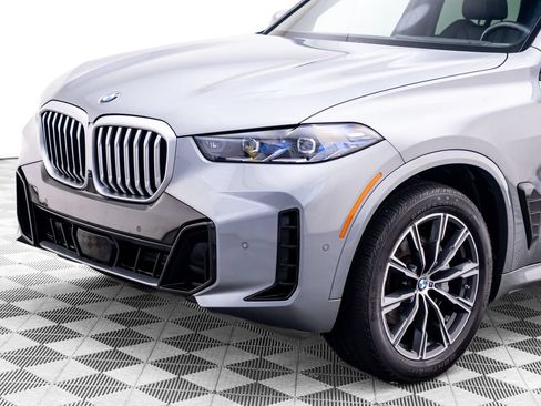 Used 2024 BMW X5 xDrive40i w/ M Sport Package AWD/4WD image 37