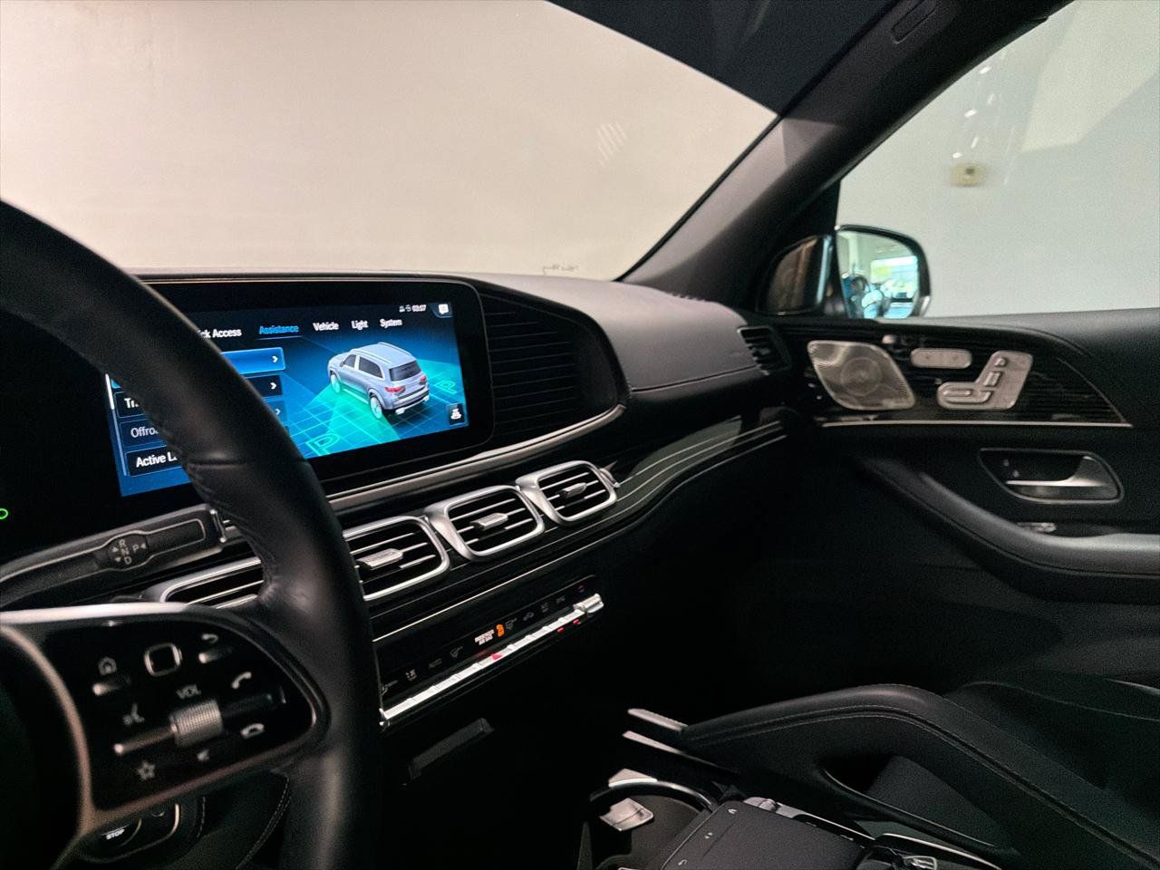 Used 2023 Mercedes-Benz Maybach GLS 600 4MATIC image 21